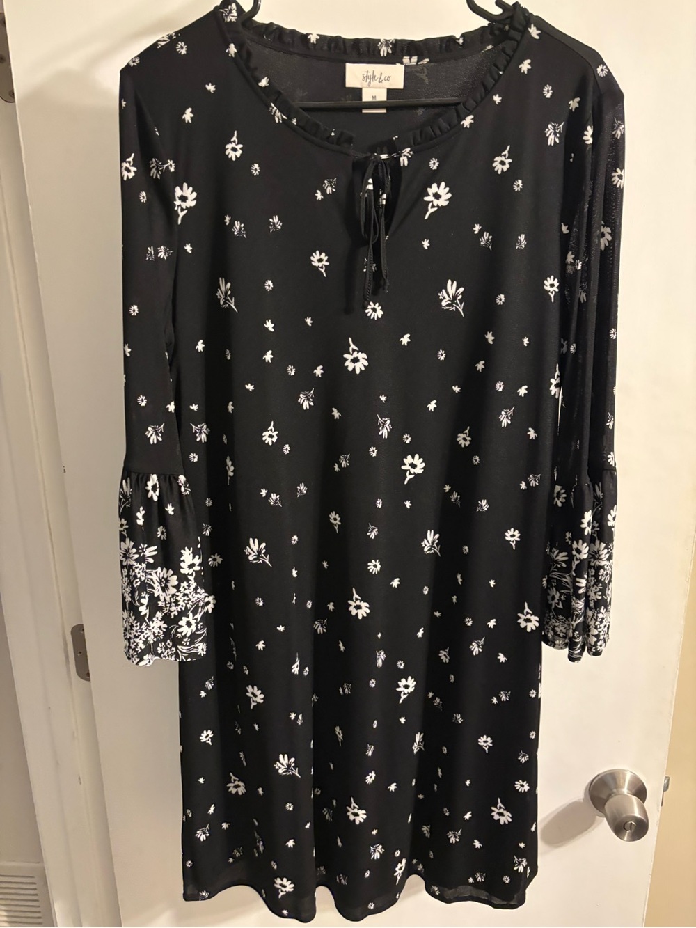 Style & Co. Black and White Floral Tie-Front Long Sleeve Dress